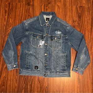Vintage Lee Men's Denim Jacket with White 'Coke' Chest Logo - Blue Wash